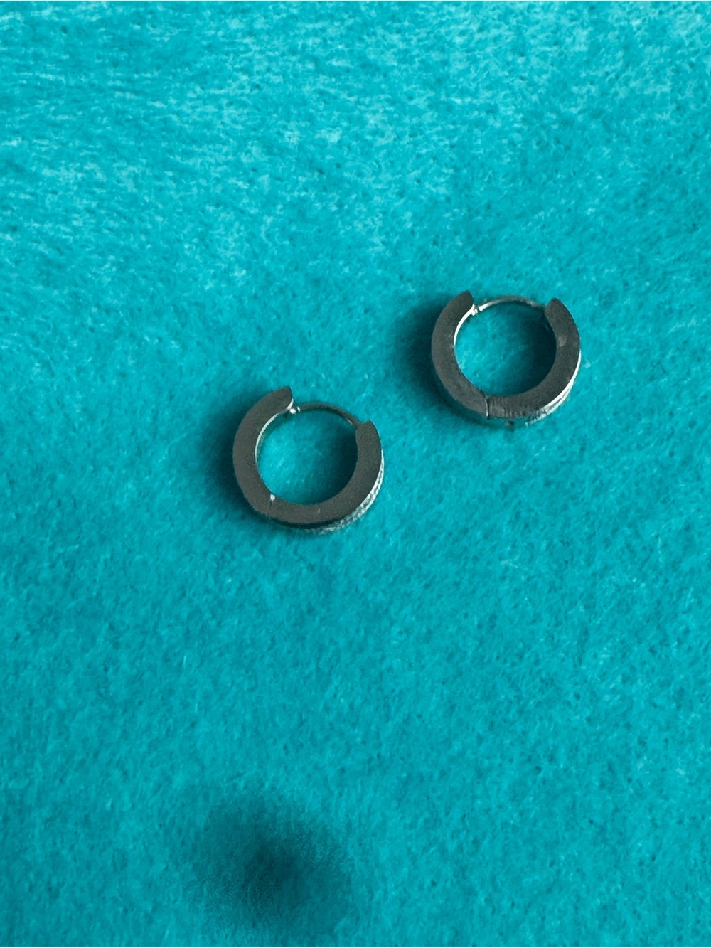 Polished Silver Paisley Mini Hoop Huggie Earrings - Sleek Silver 0194 - Picture 2 of 4